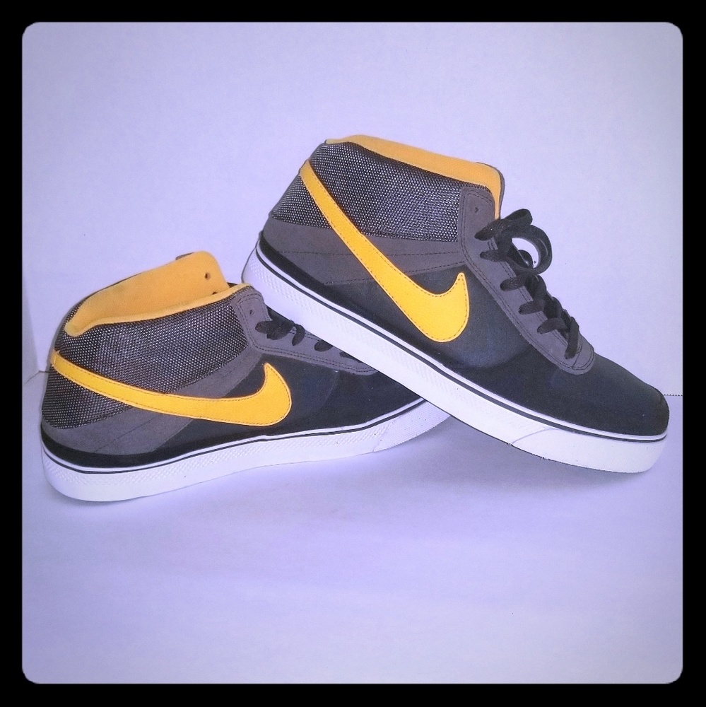 Nike Mavrk Mid 2 Skateboarding Shoe